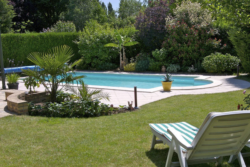 jardin avec piscine